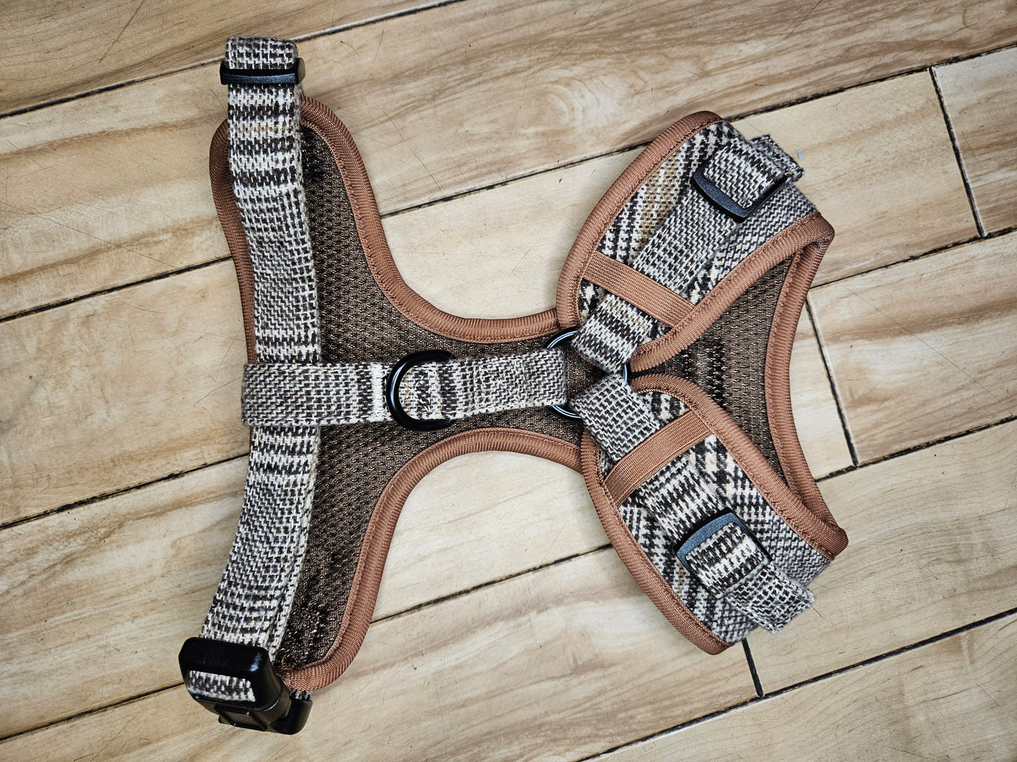 Tweed Harness